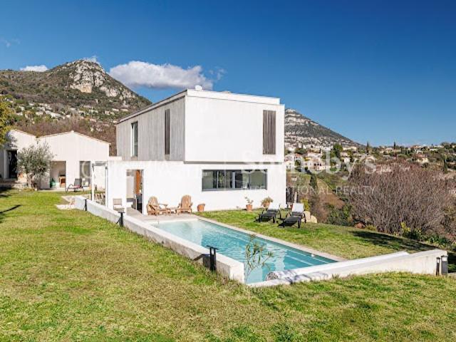 Maison avec piscine et jardin