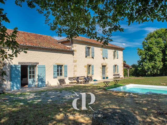 Maison avec piscine et jardin