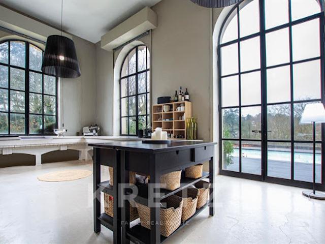 Maison avec piscine et jardin