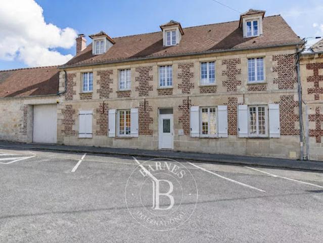 Maison avec piscine et jardin