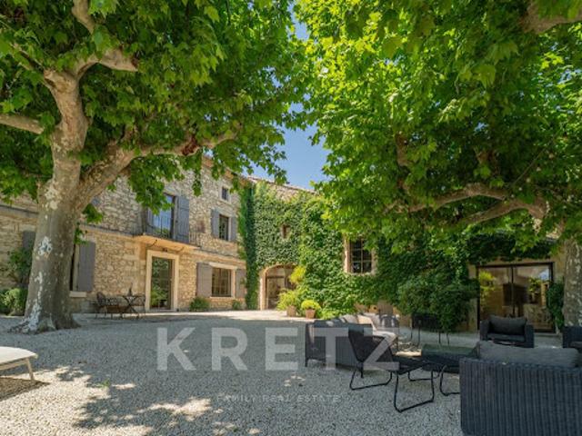 Maison avec piscine et jardin
