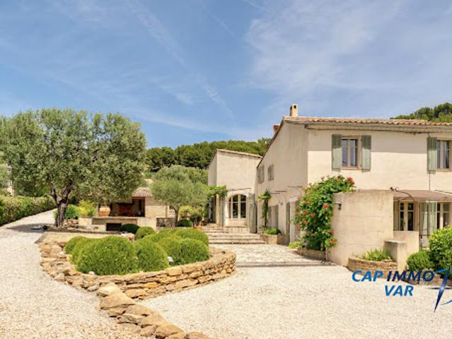 Maison avec piscine et jardin