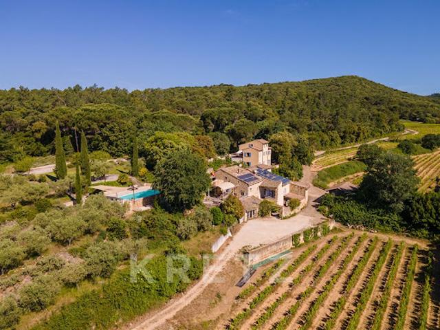 Maison avec piscine et jardin