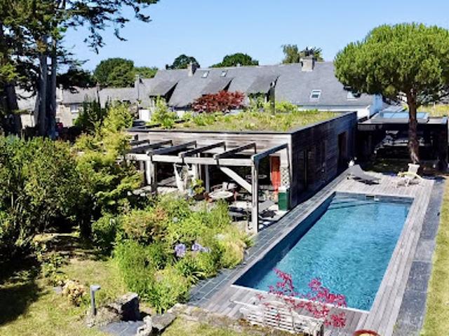 Maison avec piscine et jardin