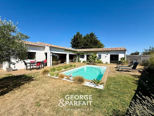 Maison avec piscine et jardin