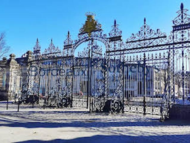 Maison avec piscine et jardin