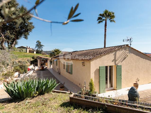 Maison avec piscine et terrasse