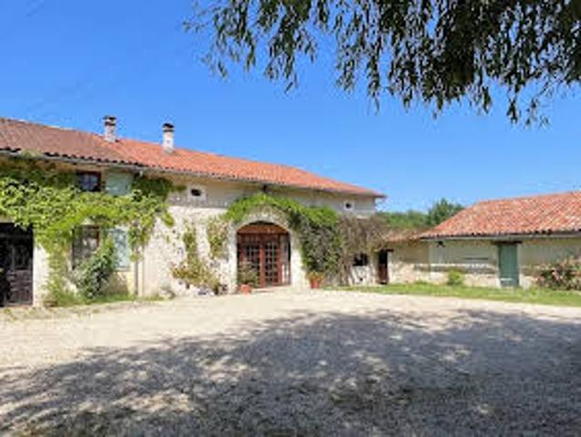 Maison avec piscine et jardin