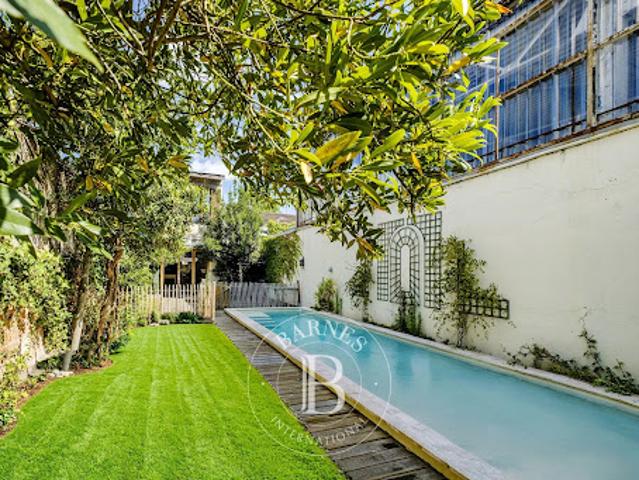 Maison avec piscine et jardin
