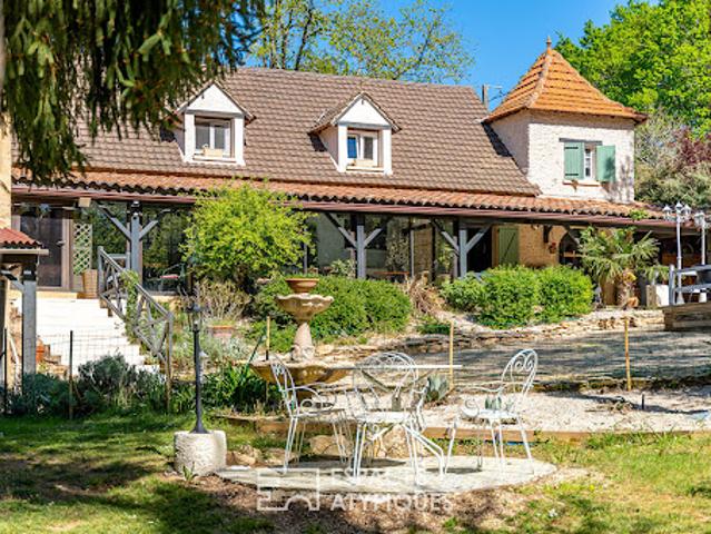 Maison avec piscine et jardin