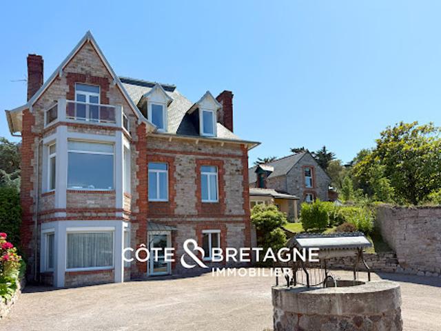 Maison avec piscine et jardin