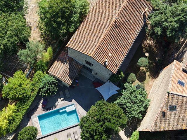 Maison avec piscine et jardin