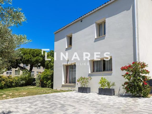 Maison avec piscine et jardin