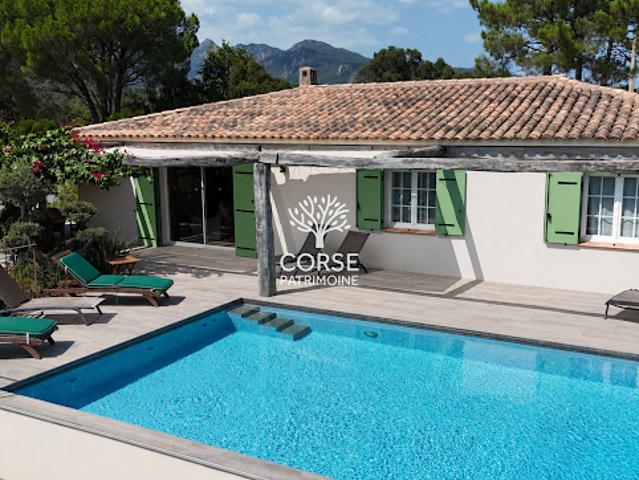 Maison avec piscine et jardin