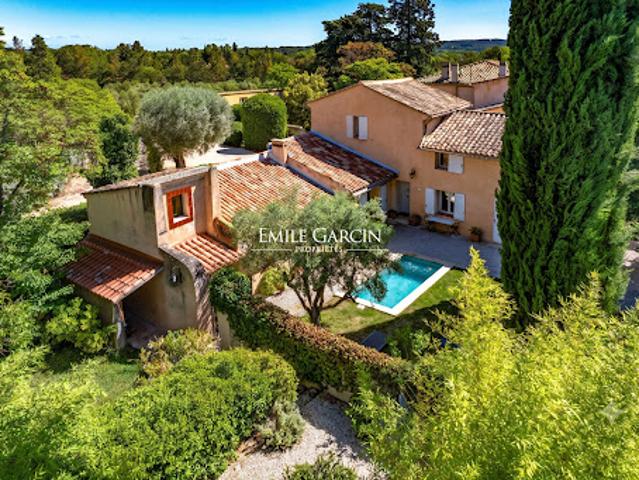 Maison avec piscine et jardin