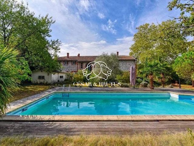 Maison avec piscine et jardin