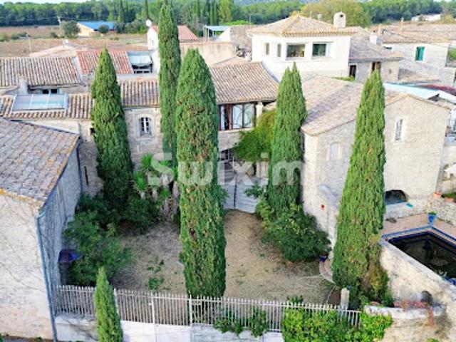 Maison avec piscine et jardin