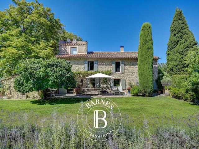 Maison avec piscine et jardin