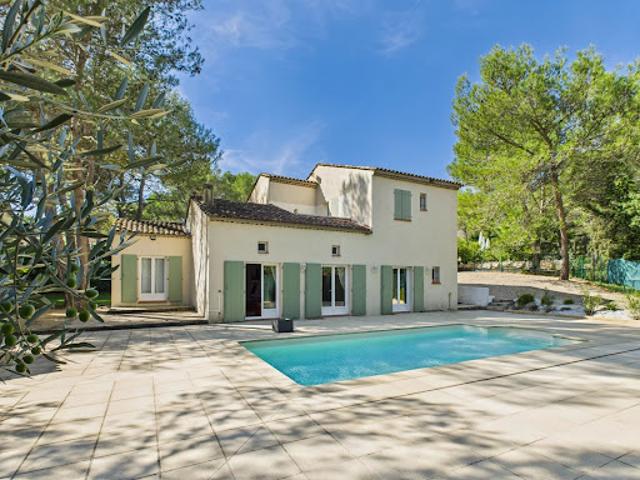 Maison avec piscine et jardin