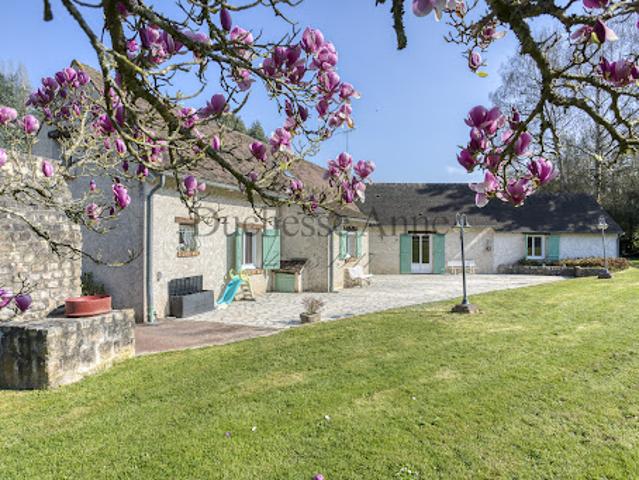 Maison avec piscine et jardin