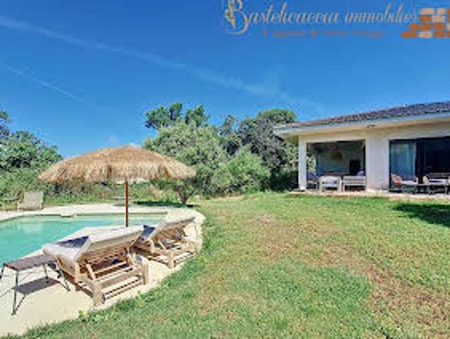 Maison avec piscine et jardin