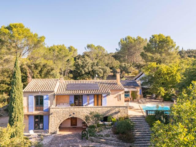 Maison avec piscine et jardin