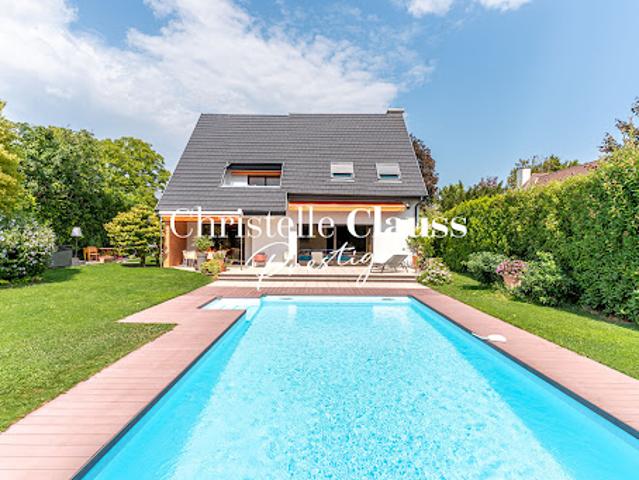 Maison avec piscine et jardin