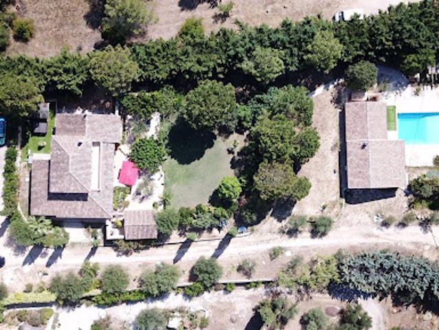 Maison avec piscine et jardin