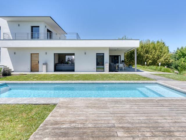 Maison avec piscine et jardin