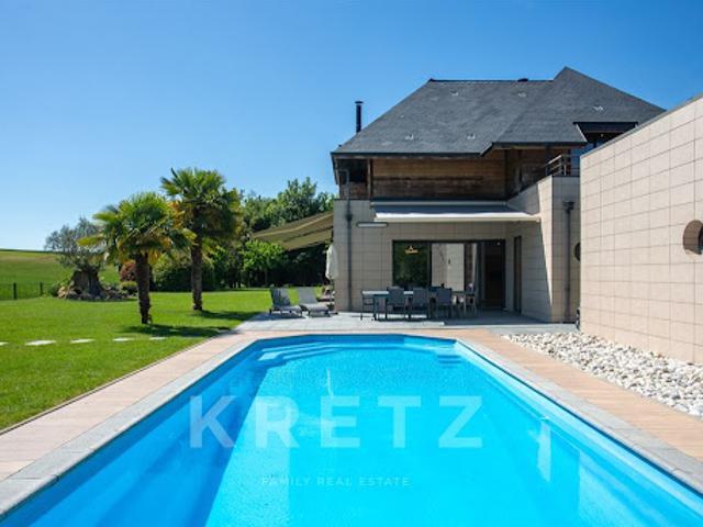 Maison avec piscine et jardin