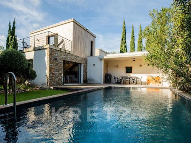 Maison avec piscine et jardin