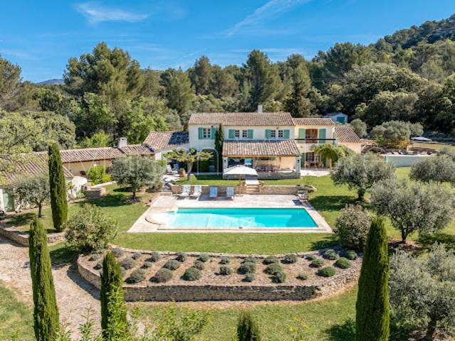 Maison avec piscine et jardin