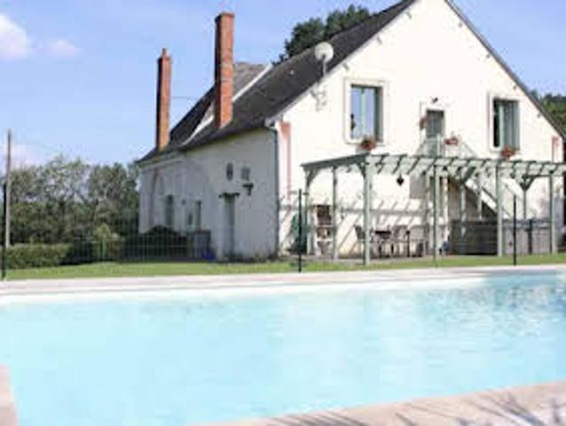 Maison avec piscine et jardin