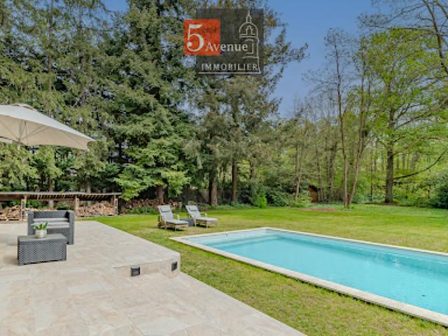 Maison avec piscine et jardin