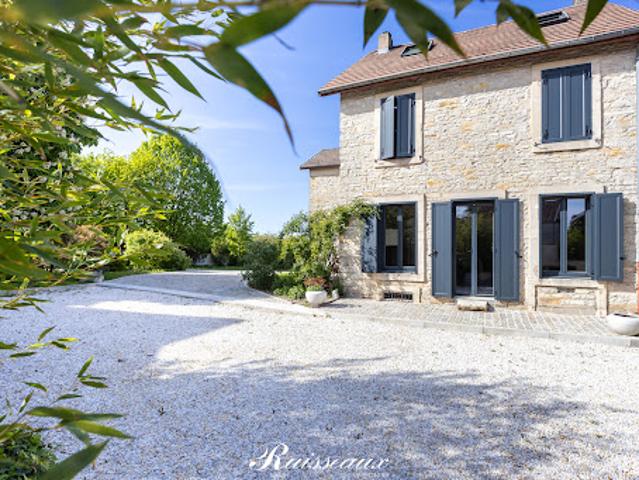 Maison avec piscine et jardin