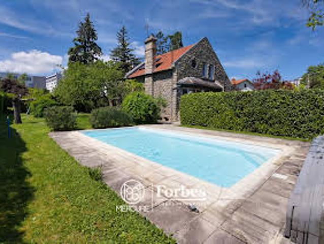 Maison avec Piscine et Jardin