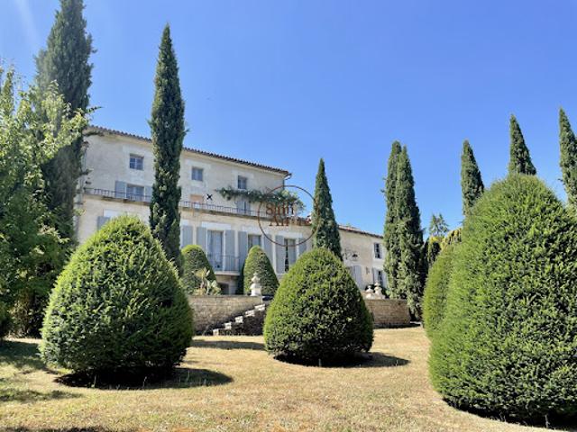Maison avec piscine et jardin