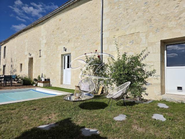 Maison avec piscine et jardin