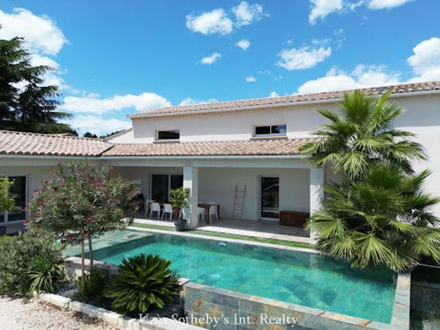 Maison avec piscine et jardin