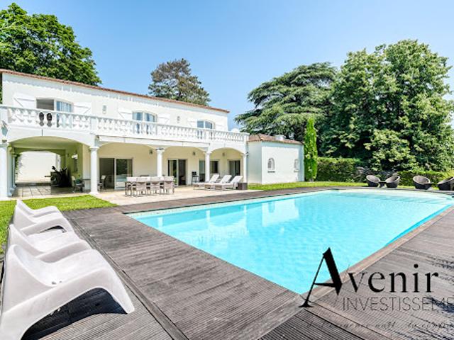 Maison avec piscine et jardin