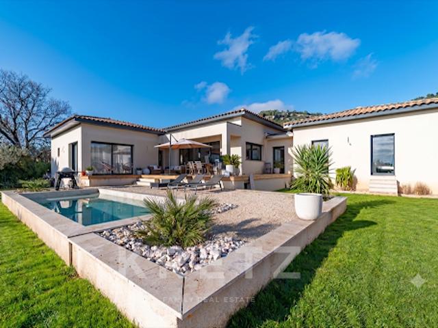 Maison avec piscine et jardin