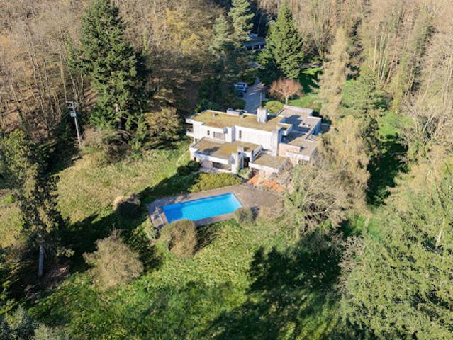Maison avec piscine et jardin
