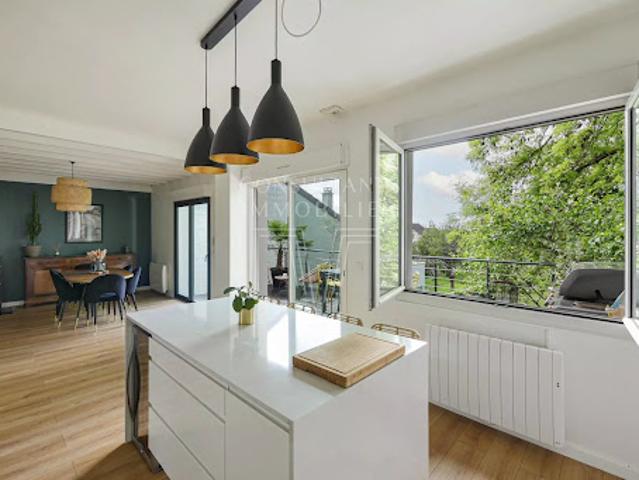 Maison avec piscine et jardin