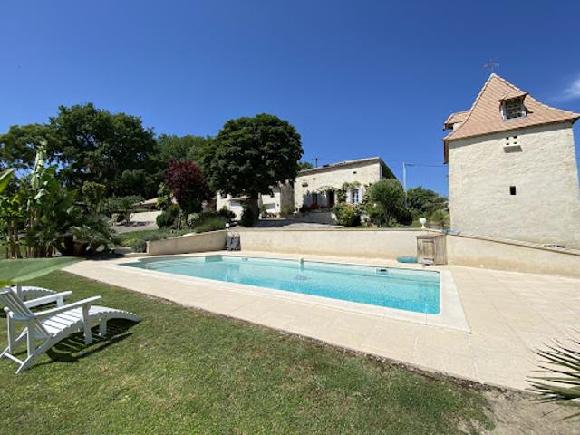 Maison avec piscine et jardin