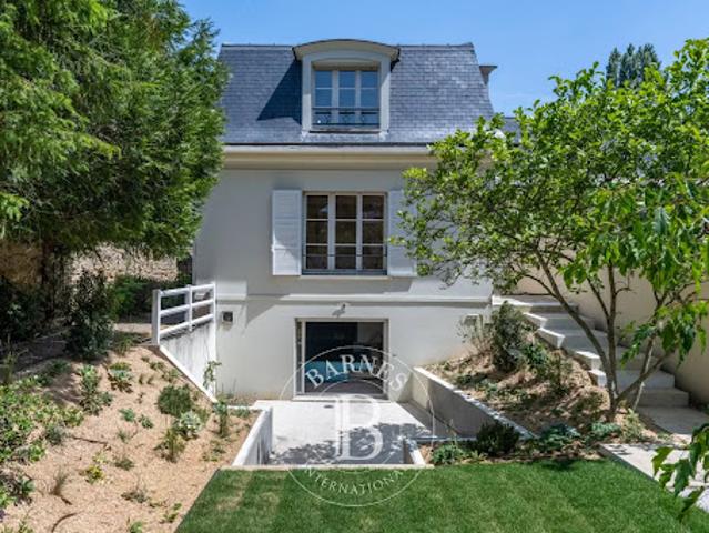 Maison avec piscine et jardin