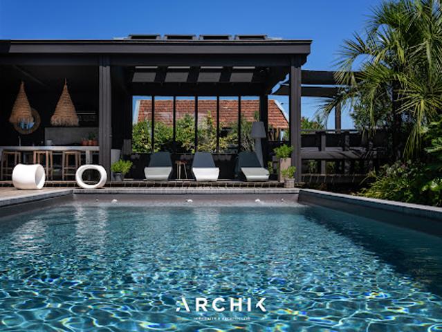 Maison avec piscine et jardin