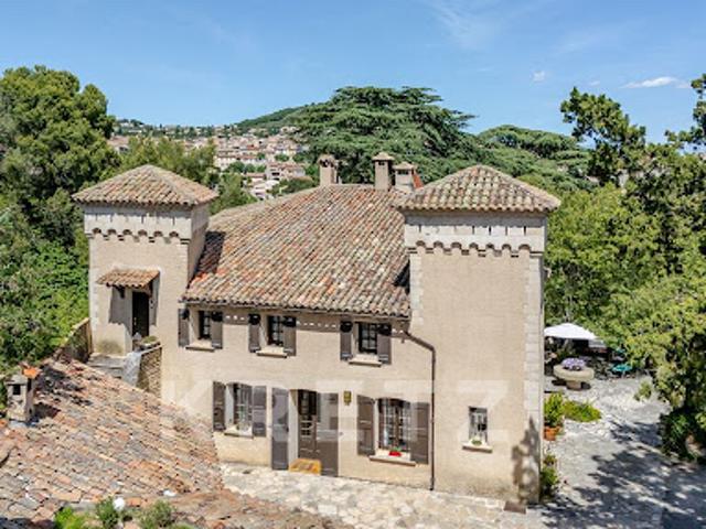 Maison avec piscine et jardin