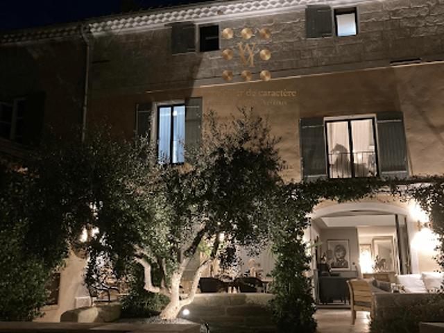Maison avec piscine et jardin