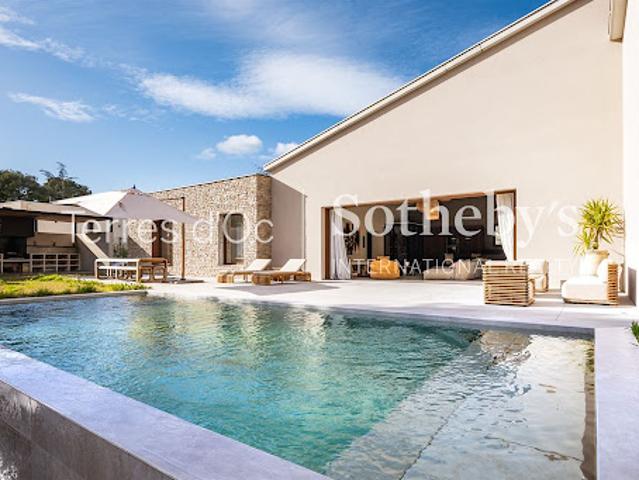 Maison avec piscine et jardin