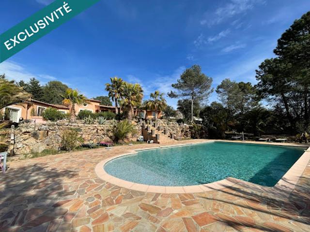 Maison avec piscine et jardin